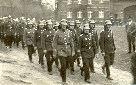 Kameradenzug der FF Grfendorf (Foto: ca. 1933-35)