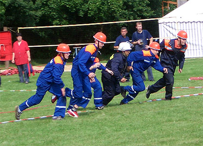 Mannschaftsfoto der Jugend beim Gemeindeaussscheid in Grfendorf (Foto: 2005)